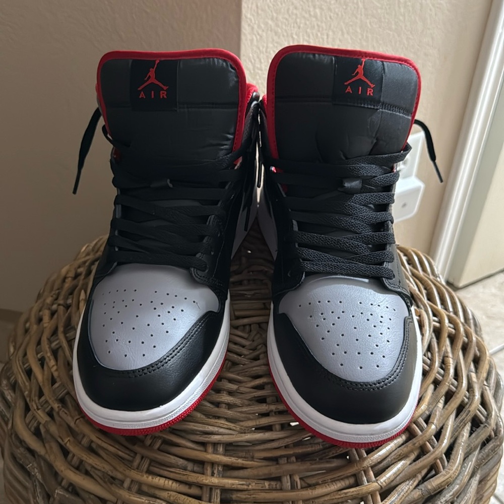 Nike Air Jordan 1 MID size 12 US